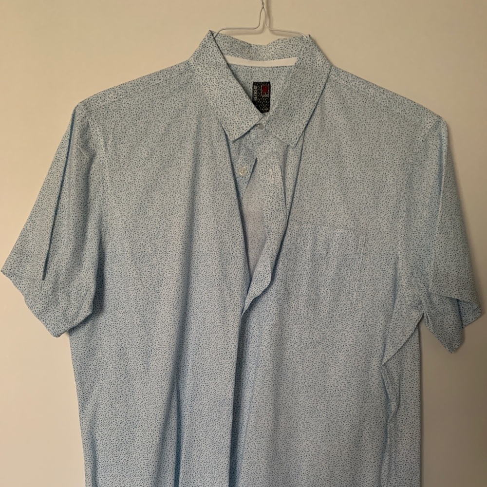 Men’s short sleeve button down
